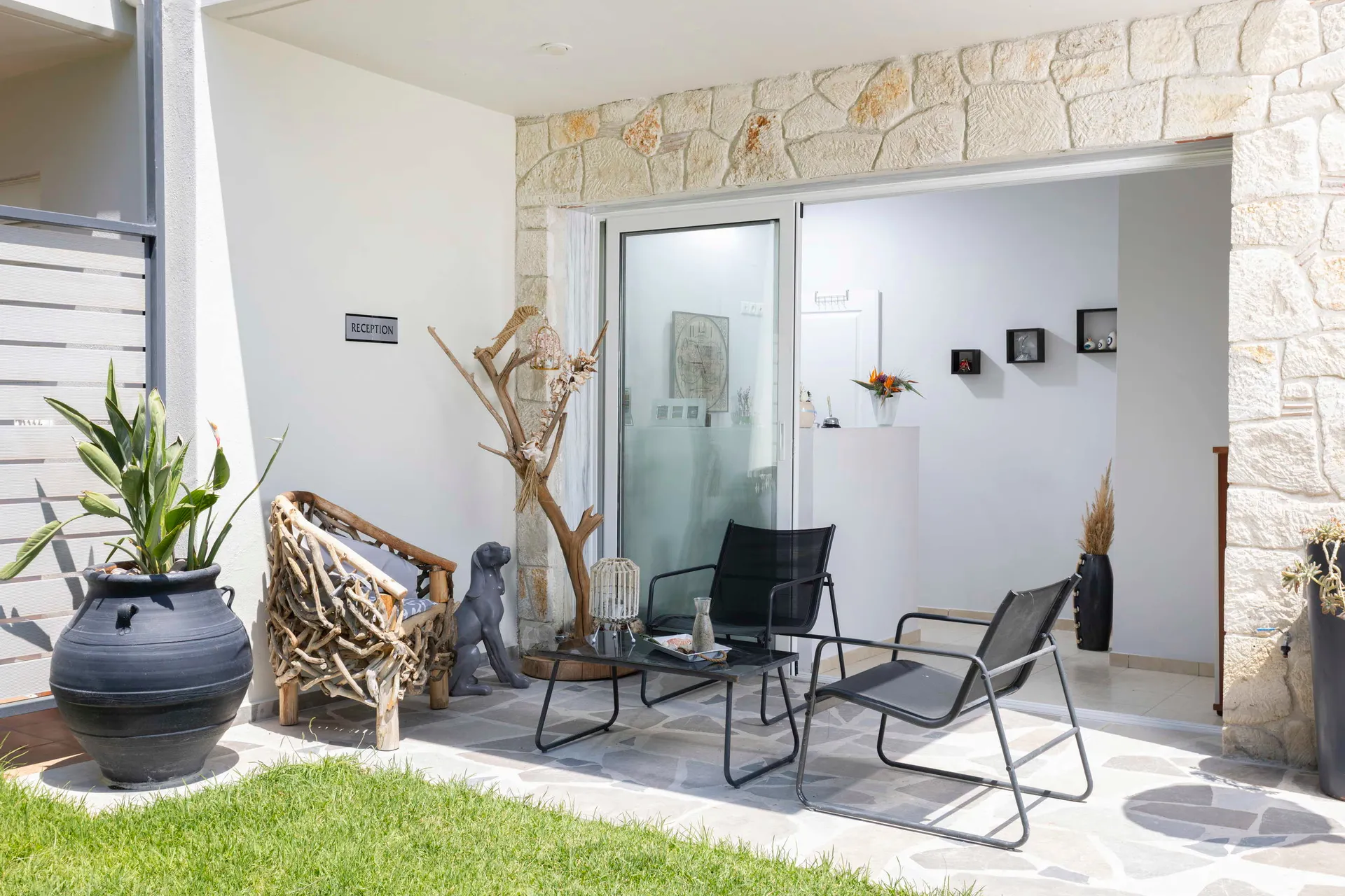 Tiara Holidays - Danae Comfort Living - prilaz recepciji